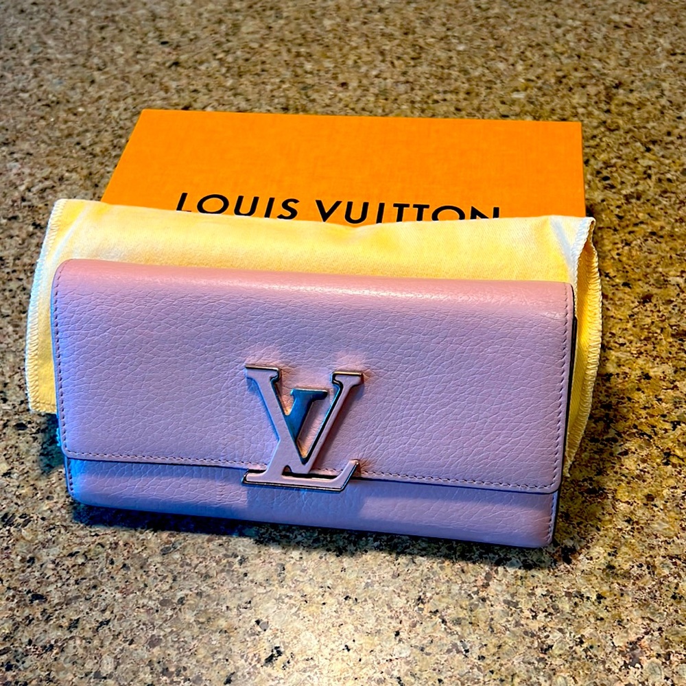 Louis Vuitton Capucines Wallet with optional chain